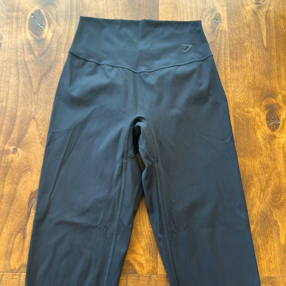 Gymshark Elevate Black Leggings - Picture 2 of 5